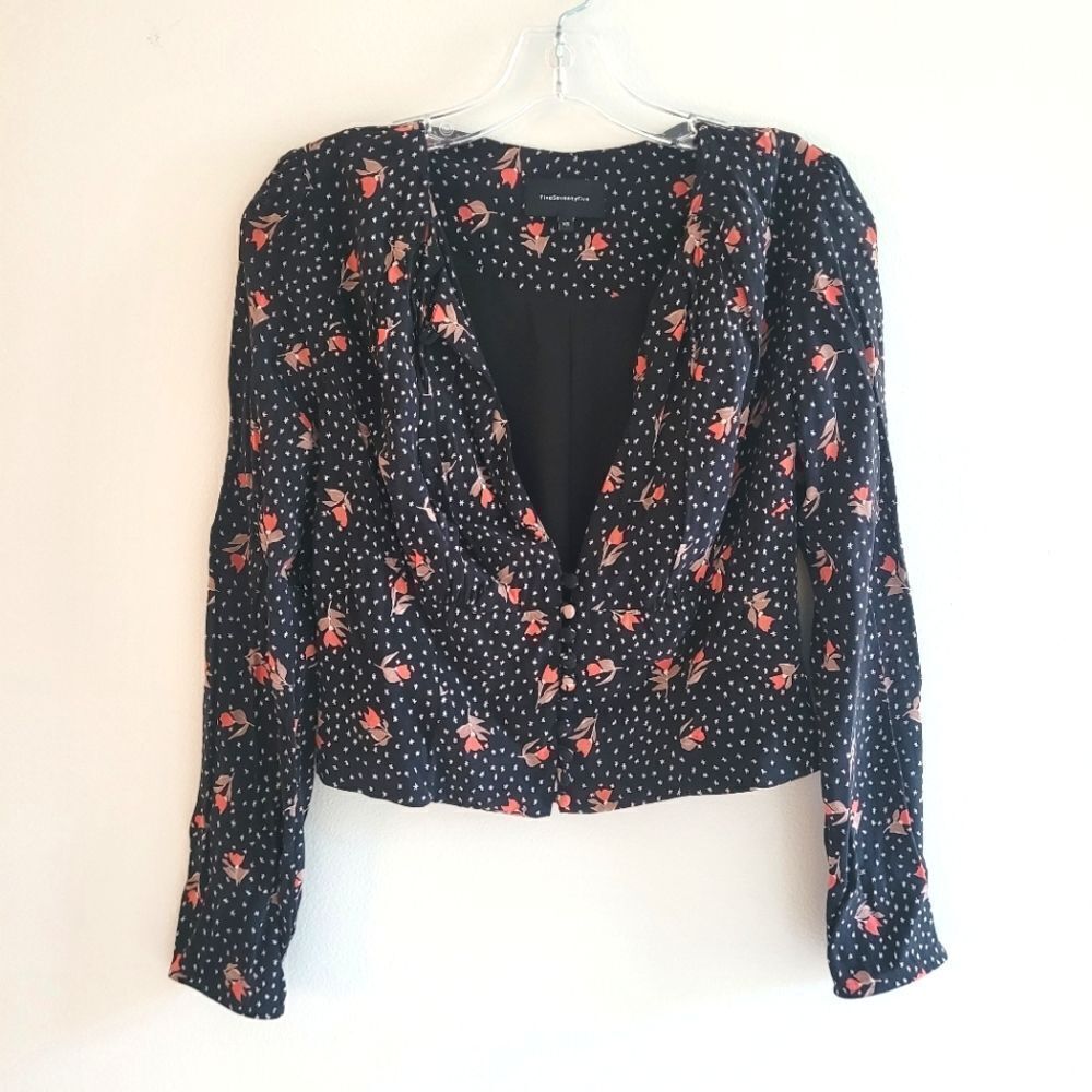 FIVESEVENTYFIVE cropped V-neck long sleeve blouse